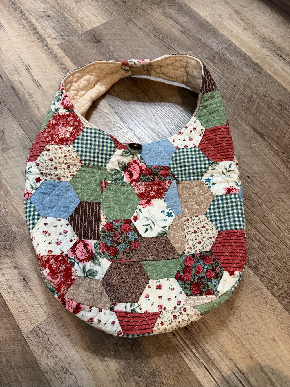 Quilted Hexagon Patchwork Shoulder Bag in Multicolor Floral